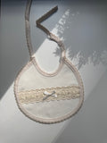 Babero puntilla lazo beige